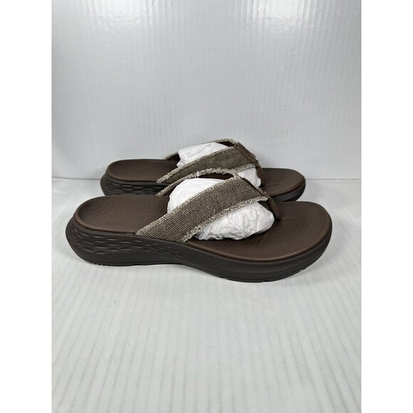 Size 10 Men’s Skechers Parson Sandals Gino Relaxed Fit Luxe Foam Thong Flip Flop - Picture 1 of 8